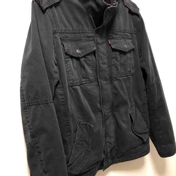 Levi’s Men’s Sherpa Lined Jacket! - Picture 7 of 8